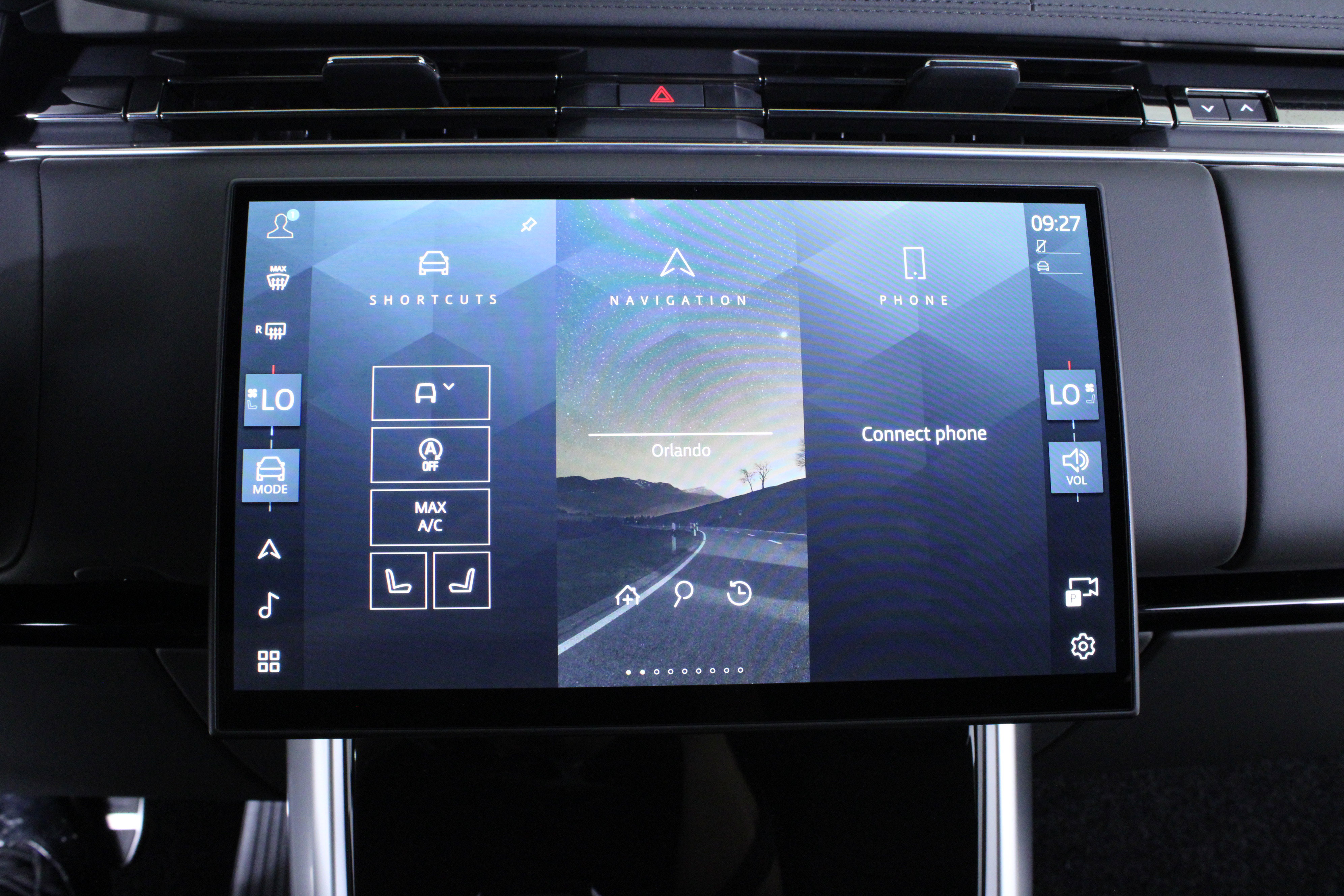 New 2026 Land Rover Range Rover Long Wheelbase SE image 20