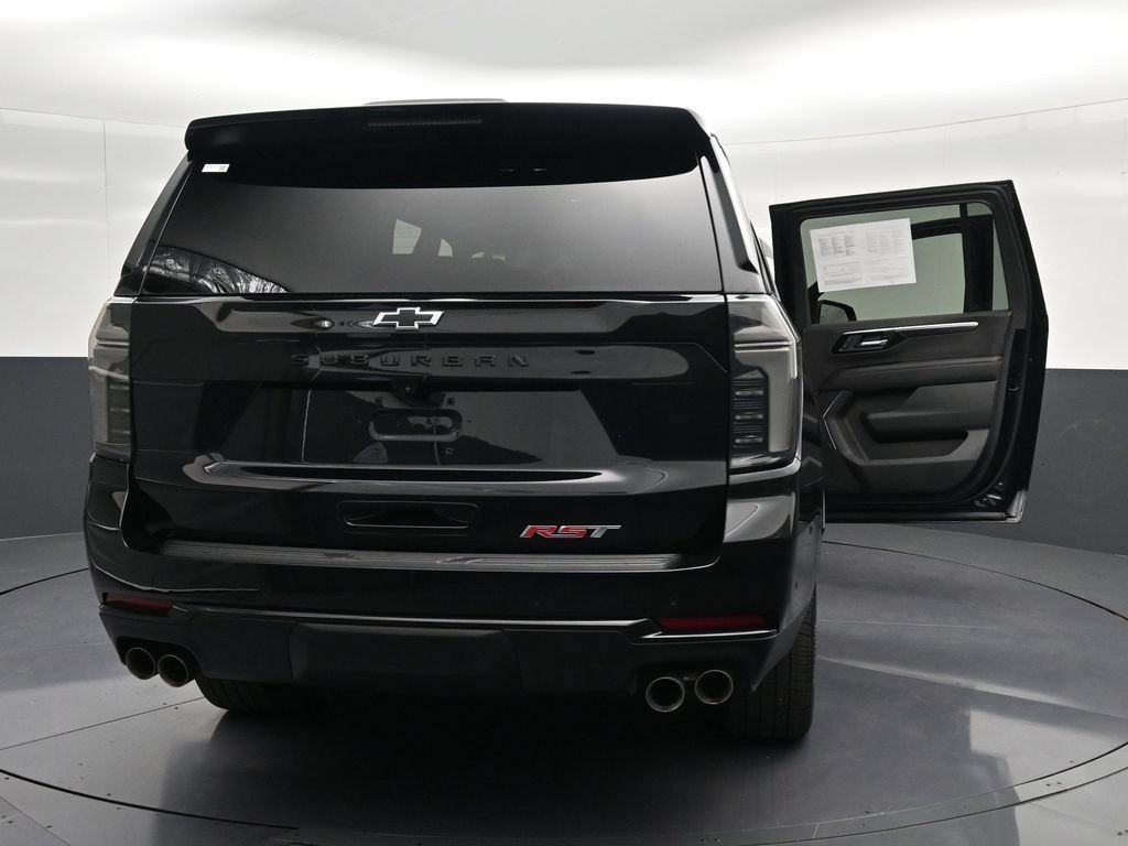Used 2025 Chevrolet Suburban RST w/ Comfort Package RWD image 31