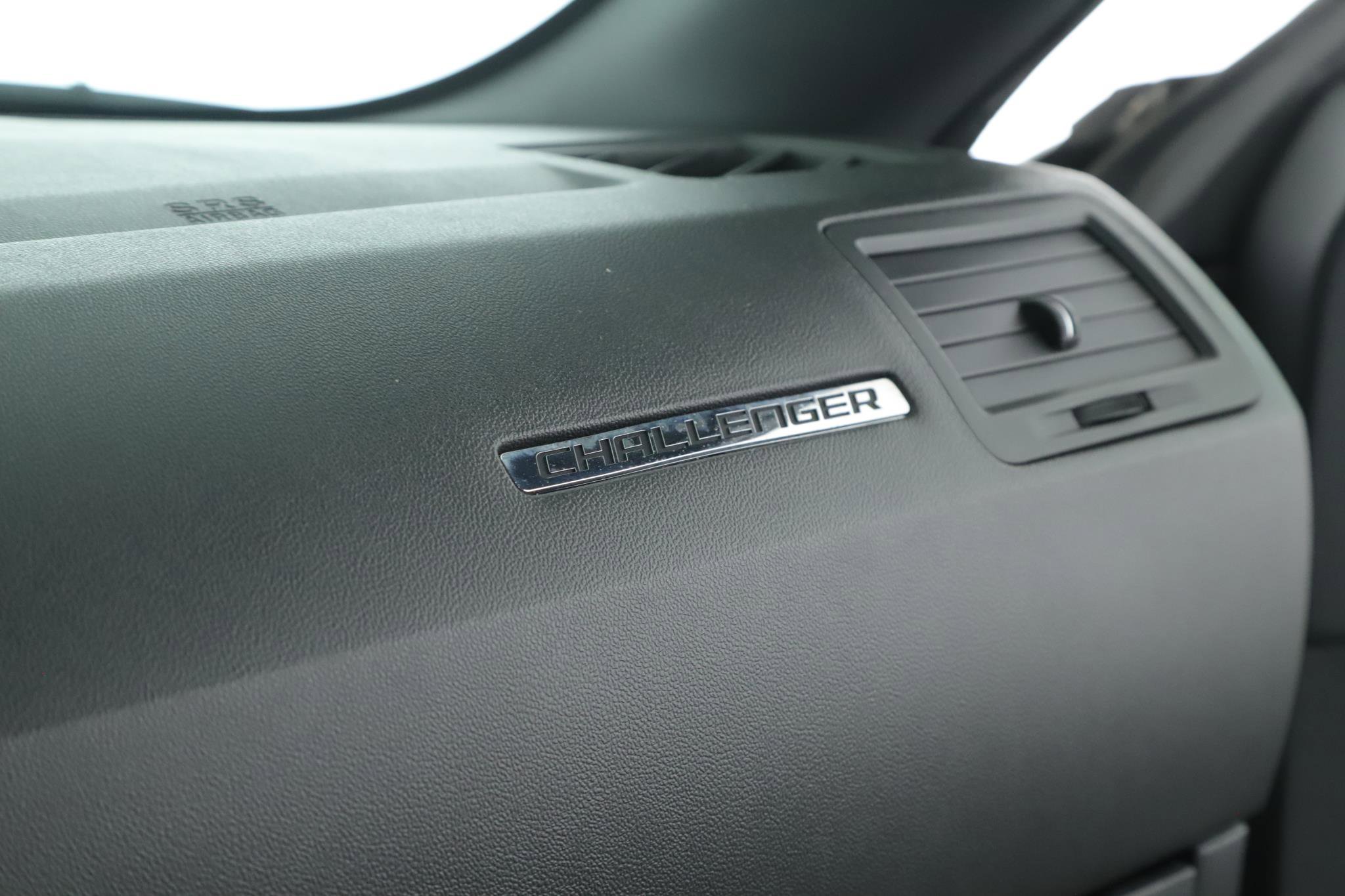 Used 2010 Dodge Challenger R/T image 12