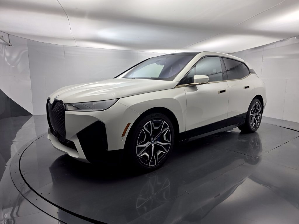 Certified 2022 BMW iX xDrive50 w/ Premium Package AWD/4WD image 8