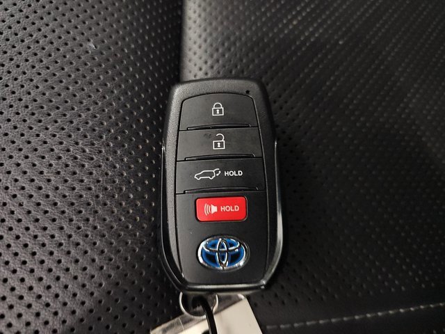 Used 2021 Toyota Venza image 36