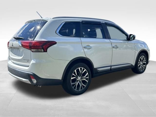 Used 2016 Mitsubishi Outlander GT AWD/4WD image 5