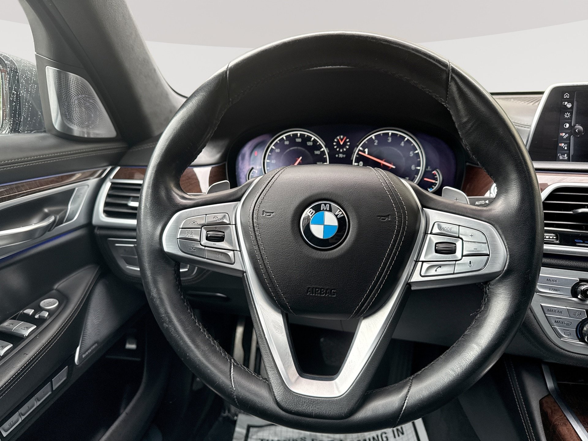 Used 2017 BMW 750i RWD image 11