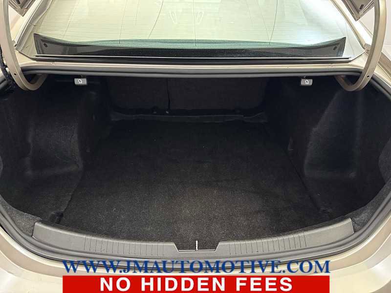 Used 2022 Chevrolet Malibu LT FWD image 16