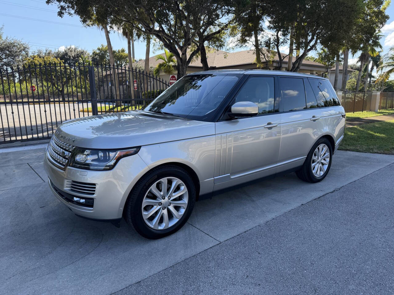 Used 2016 Land Rover Range Rover HSE