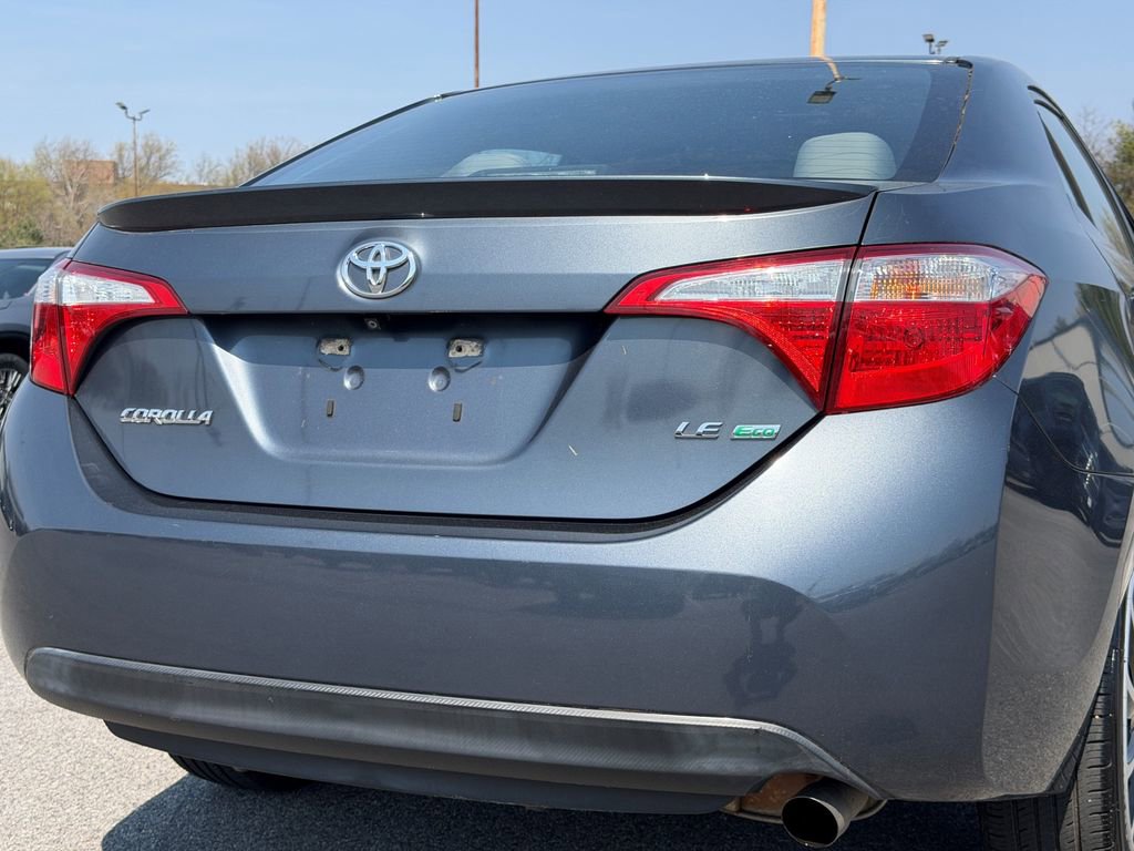 Used 2015 Toyota Corolla LE image 12