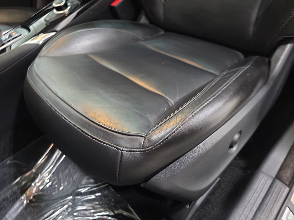 Used 2017 INFINITI QX30 Premium w/ Navigation Package AWD/4WD image 28