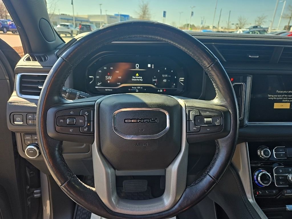 Used 2022 GMC Yukon XL Denali image 19