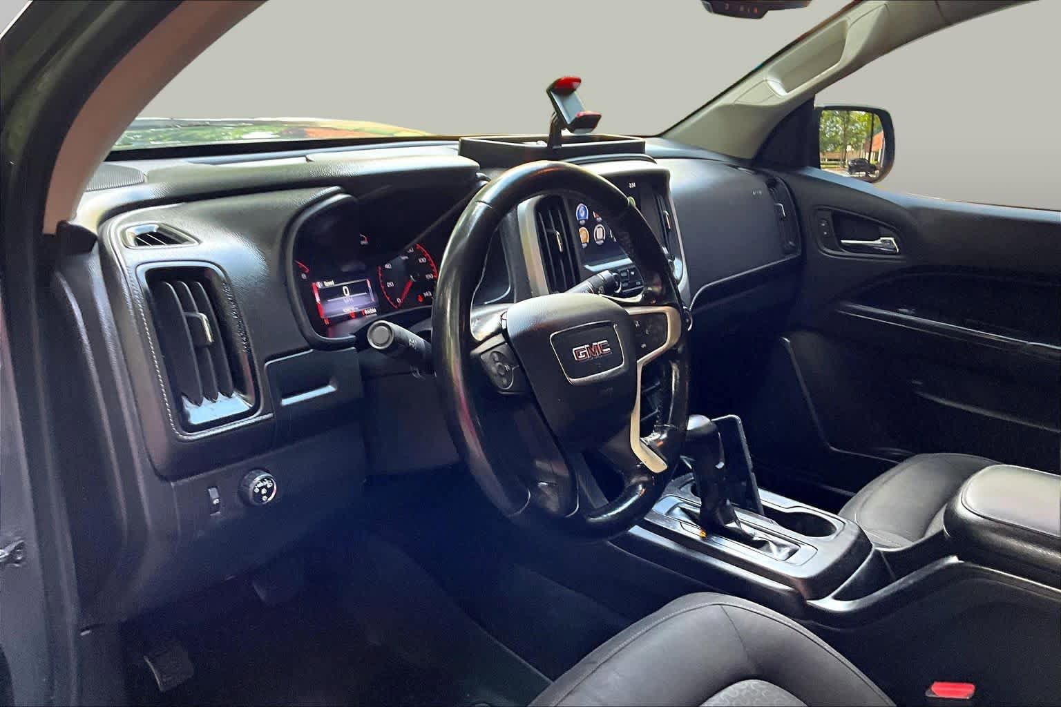 Used 2016 GMC Canyon SLE RWD image 17