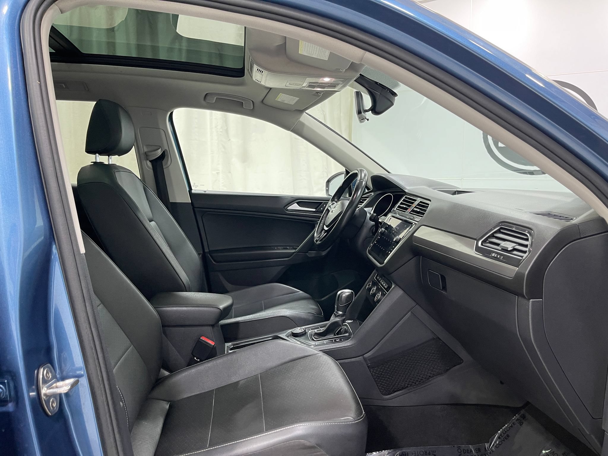 Used 2019 Volkswagen Tiguan SEL AWD/4WD image 31