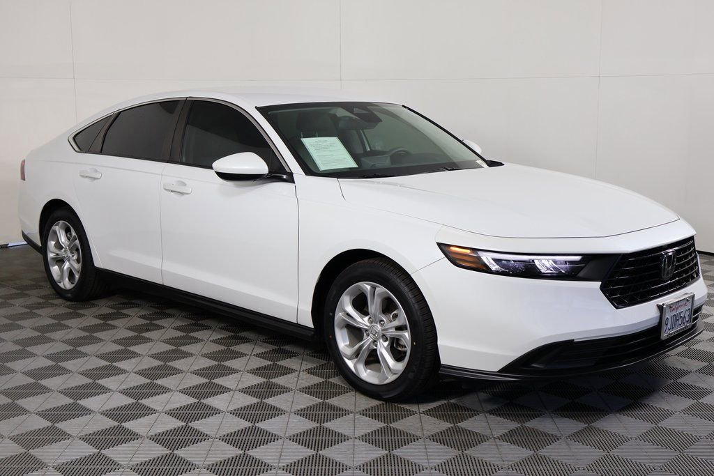 Used 2023 Honda Accord LX image 3