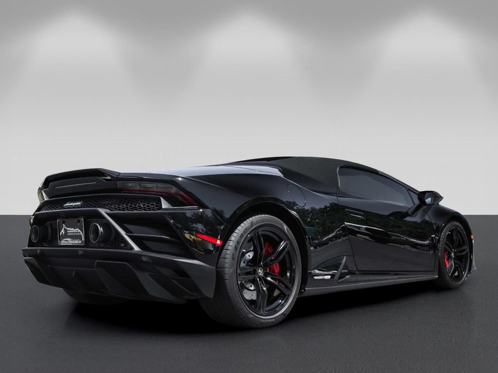 Used 2020 Lamborghini Huracan EVO RWD image 10