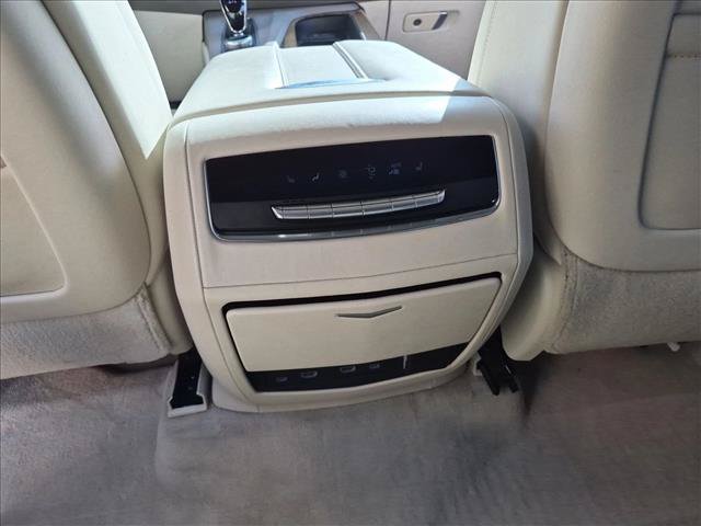 Used 2021 Cadillac Escalade ESV Premium Luxury Platinum AWD/4WD image 17