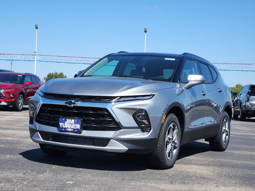 New 2026 Chevrolet Blazer LT w/ Sound & Technology Package FWD image 2