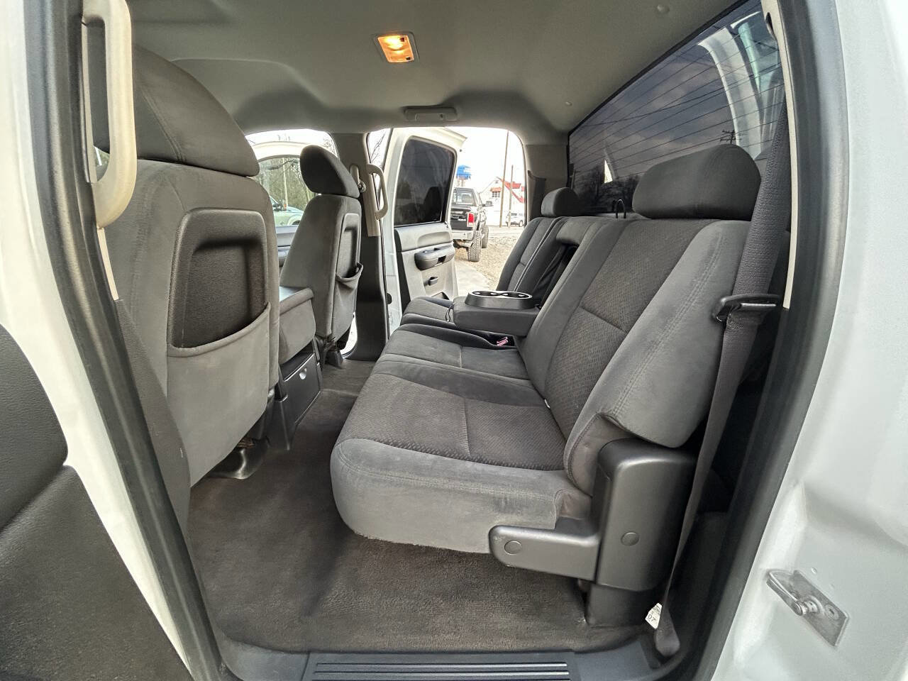 Used 2007 GMC Sierra 2500 SLE w/ Z71 Off-Road Package image 19