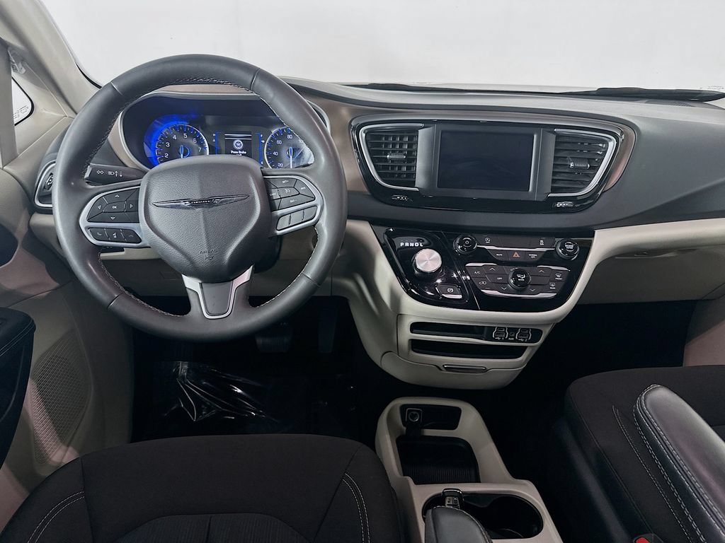 Certified 2023 Chrysler Voyager LX FWD image 31