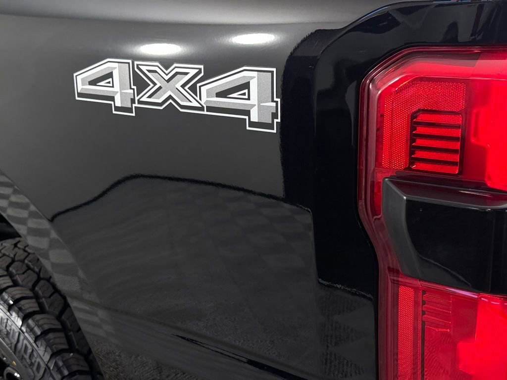 Used 2025 Ford F350 Lariat w/ Black Appearance Package image 37