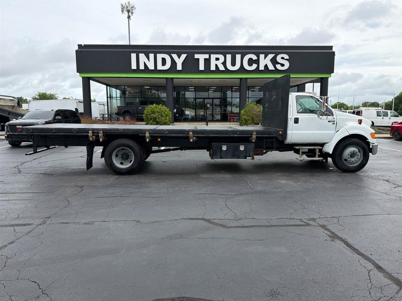 Used 2013 Ford F650 2WD Regular Cab Super Duty image 4