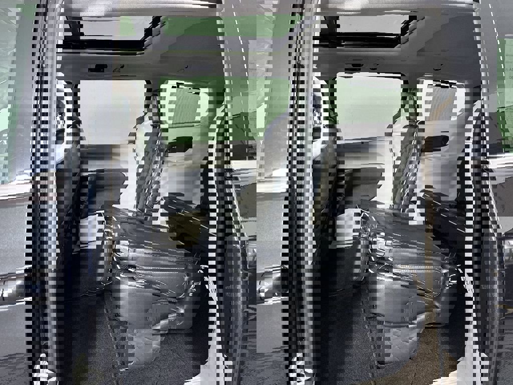 Used 2023 Chrysler Pacifica Limited image 29