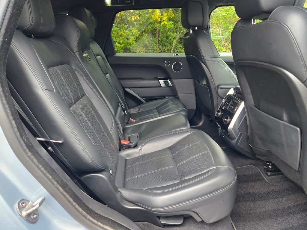 Used 2022 Land Rover Range Rover Sport HSE Silver Edition image 37