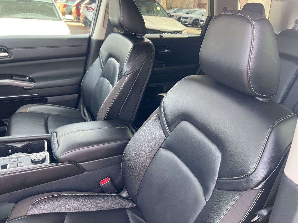 Certified 2024 Nissan Pathfinder SL image 5