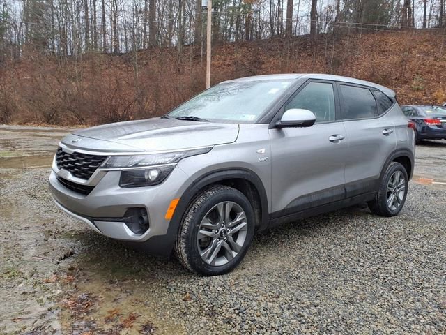 Used 2021 Kia Seltos LX image 2
