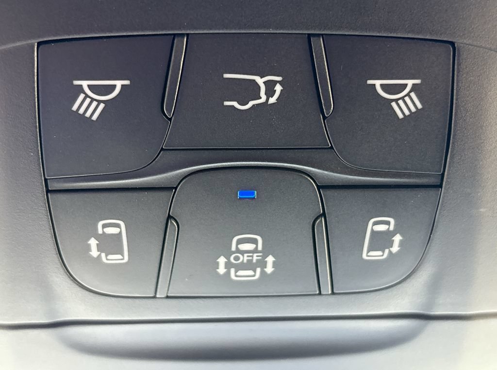 New 2027 Chrysler Pacifica Limited FWD image 38
