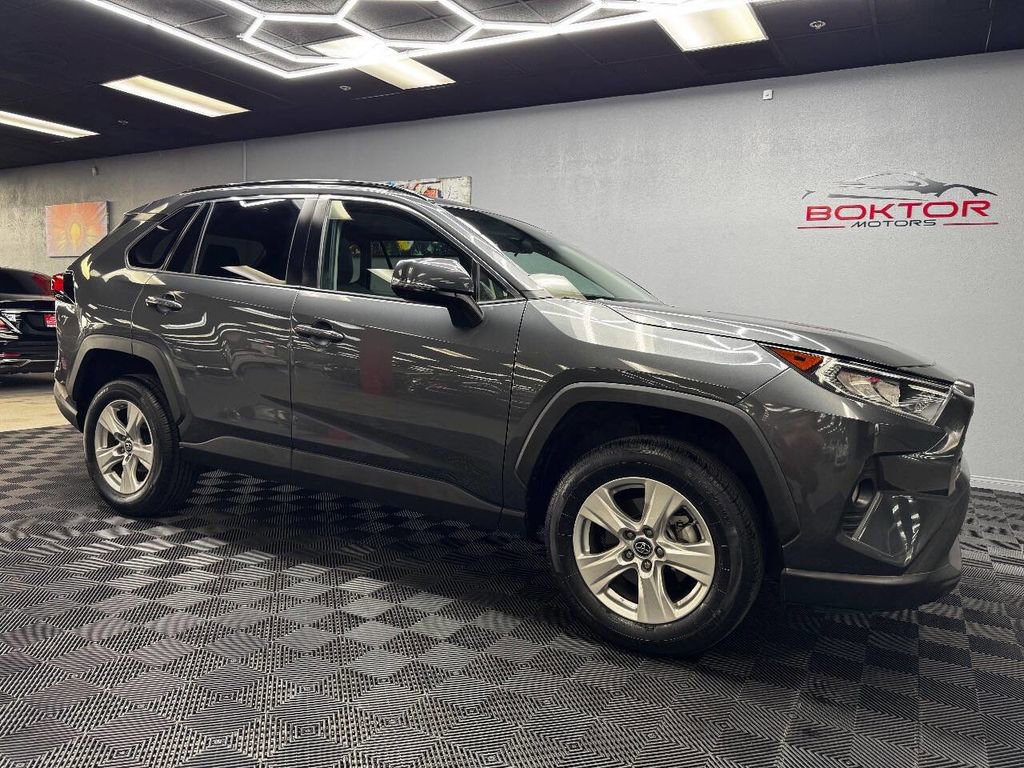 Used 2019 Toyota RAV4 XLE image 2