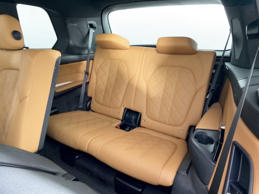 New 2027 BMW X7 xDrive40i w/ Executive Package AWD/4WD image 31