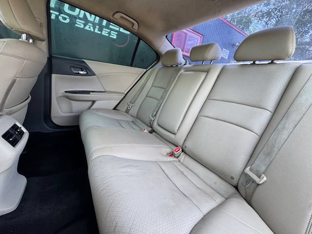 Used 2017 Honda Accord Touring image 15