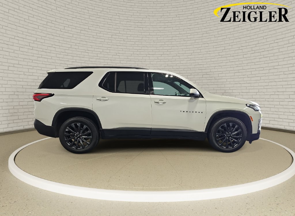 Used 2023 Chevrolet Traverse RS AWD/4WD image 4