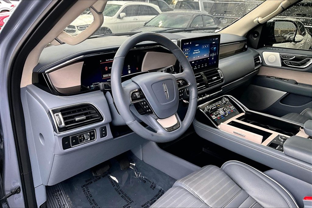 Used 2024 Lincoln Navigator L Black Label AWD/4WD image 15