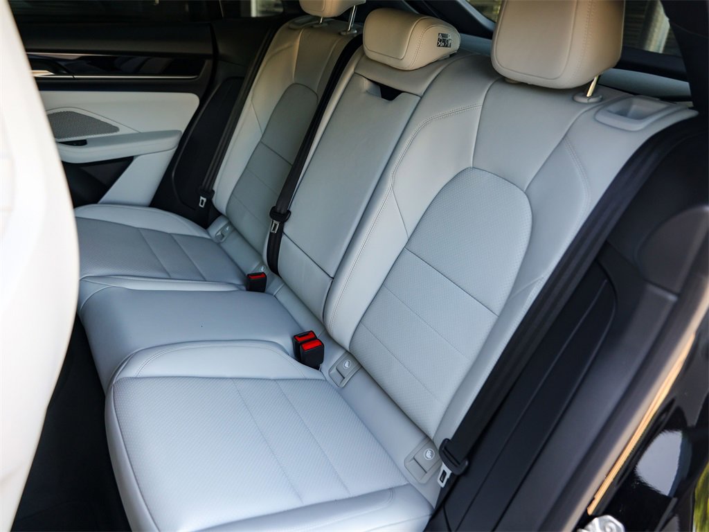 New 2025 Porsche Macan 4 Electric image 32