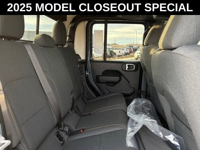 New 2025 Jeep Gladiator Sport AWD/4WD image 19