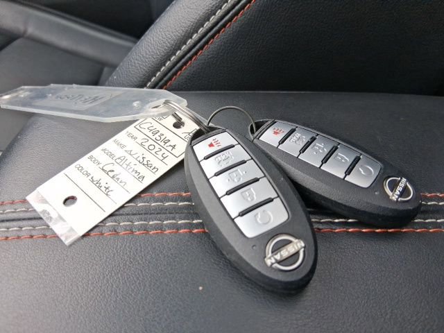 Used 2024 Nissan Altima 2.5 SR w/ SR Premium Package FWD image 24