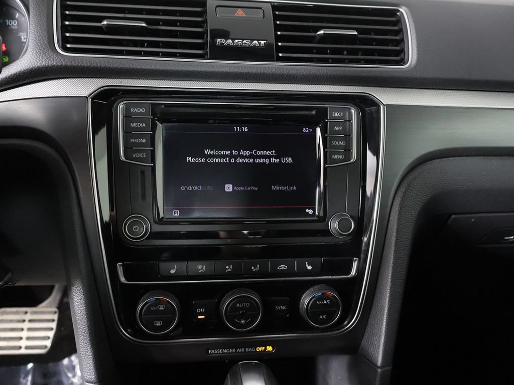 Used 2018 Volkswagen Passat 2.0T R-Line w/ R-Line Lighting Package FWD image 35