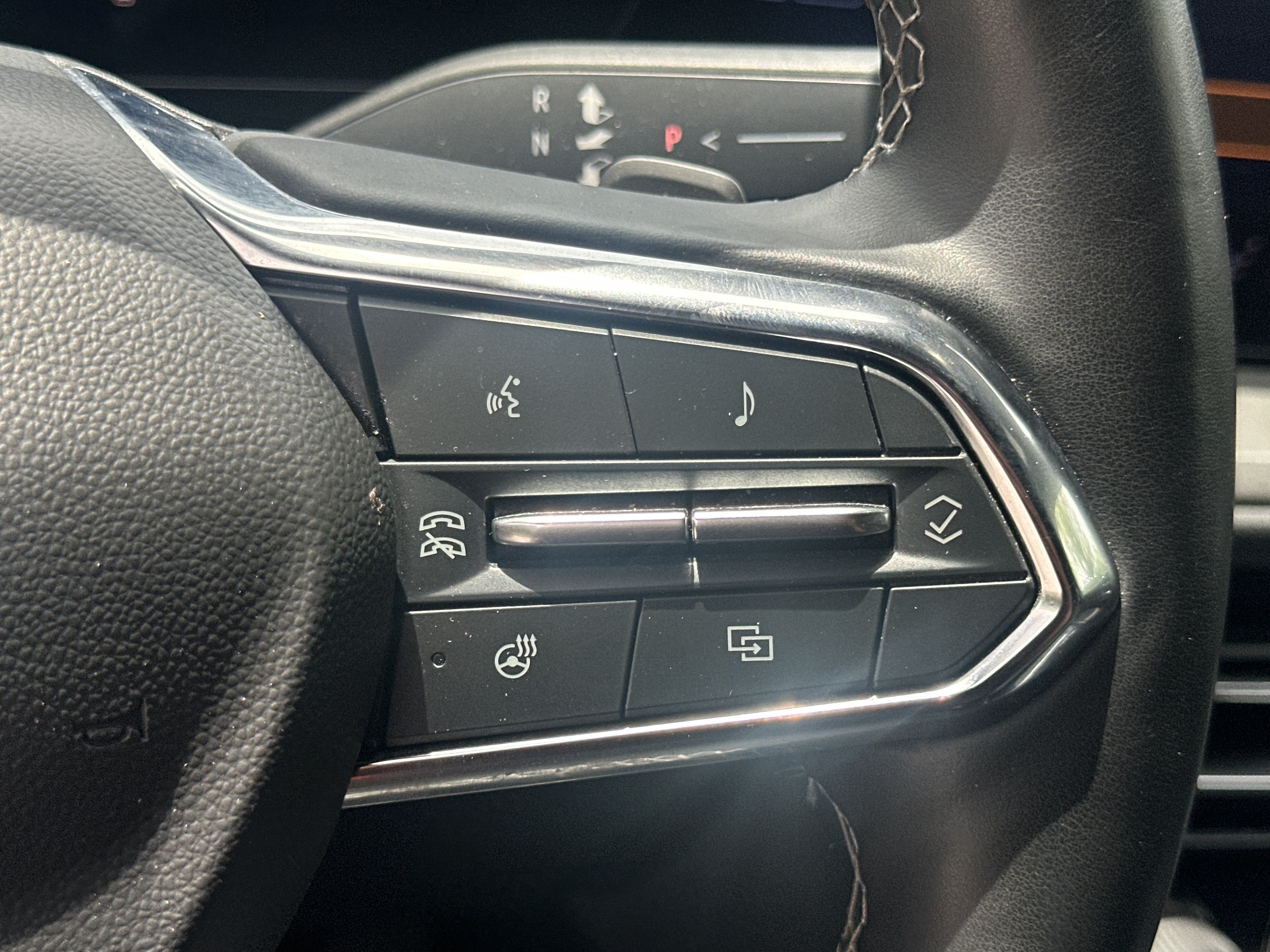 Used 2024 Chevrolet Traverse LT FWD image 28