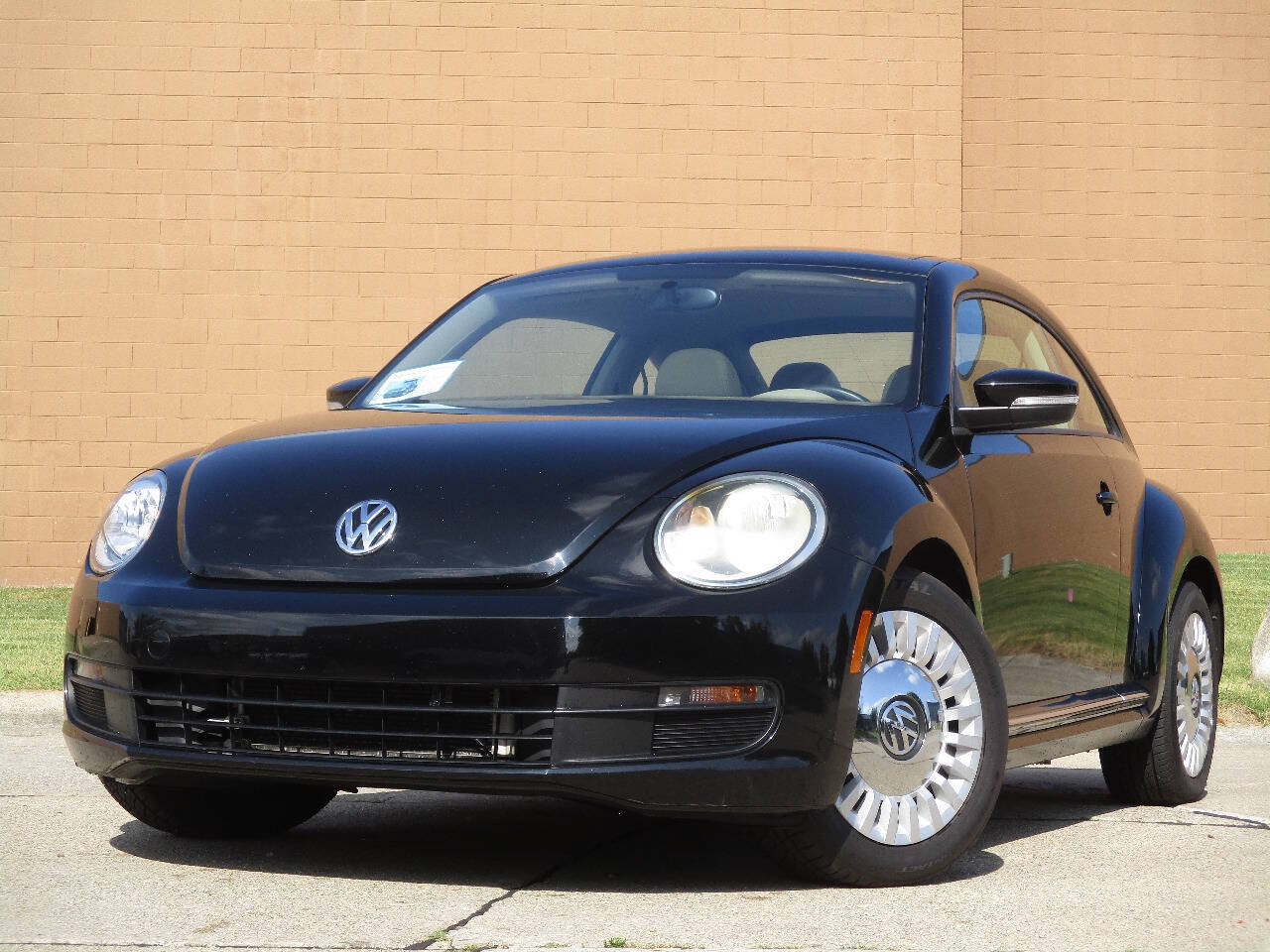 Used 2015 Volkswagen Beetle 1.8T FWD image 61