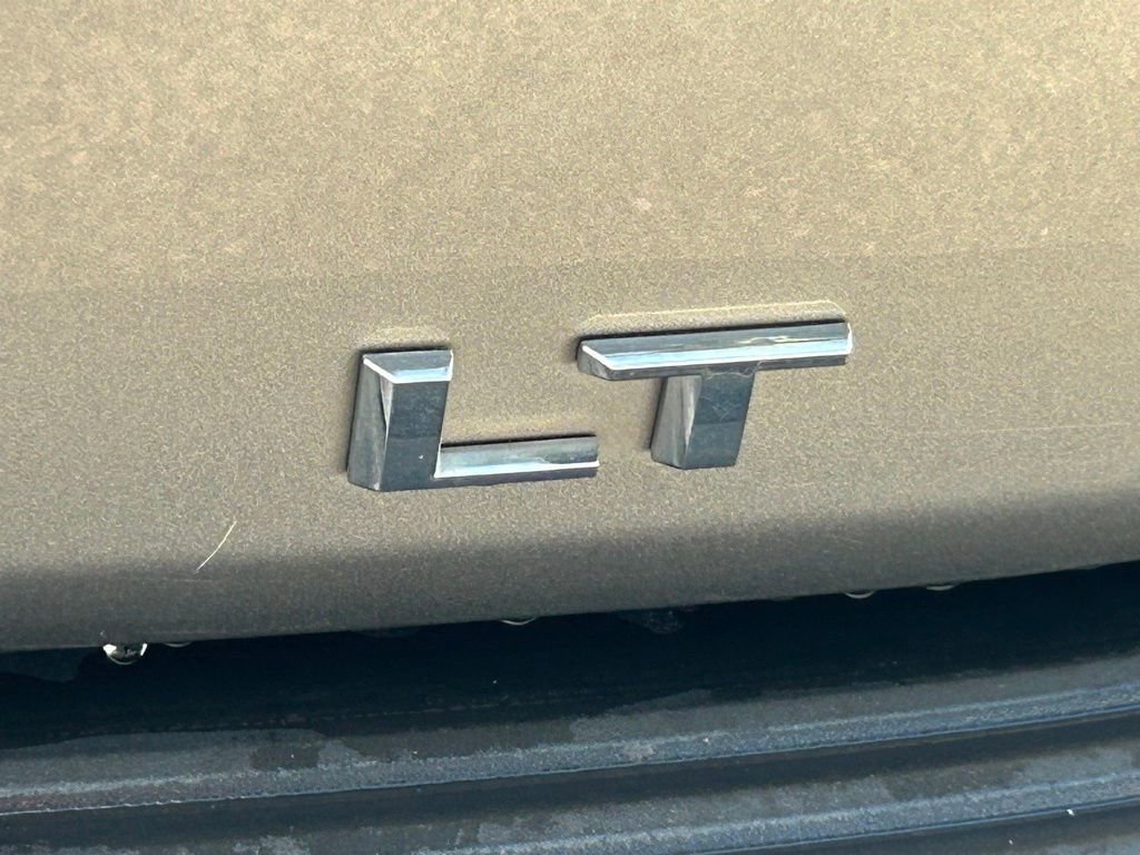 Used 2023 Chevrolet Suburban LT image 19