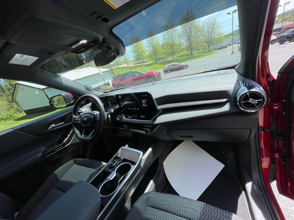 Certified 2026 Chevrolet Equinox LT AWD/4WD image 11