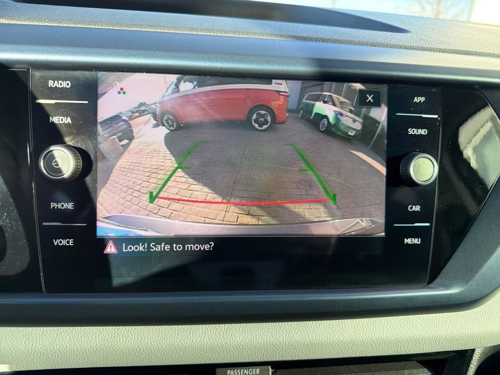 Certified 2023 Volkswagen Taos SE w/ Panoramic Sunroof Package image 22