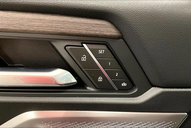 Used 2025 GMC Acadia Denali w/ Super Cruise Package image 32