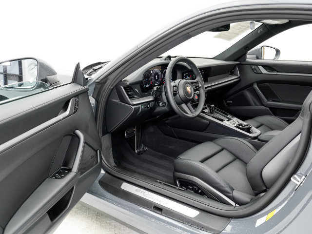 Certified 2025 Porsche 911 Carrera S RWD image 7