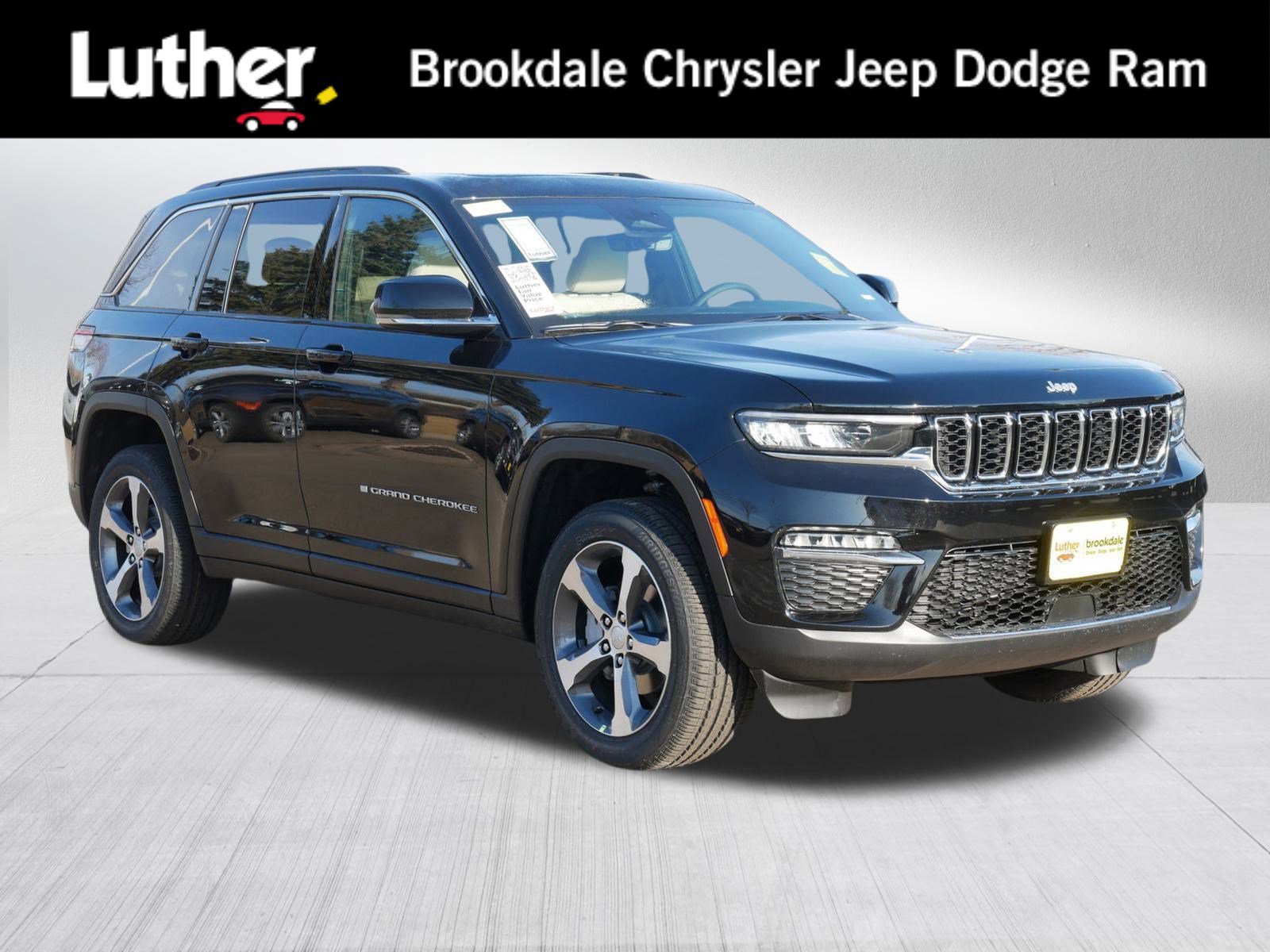 New 2025 Jeep Grand Cherokee Limited w/ Trailer Tow Package