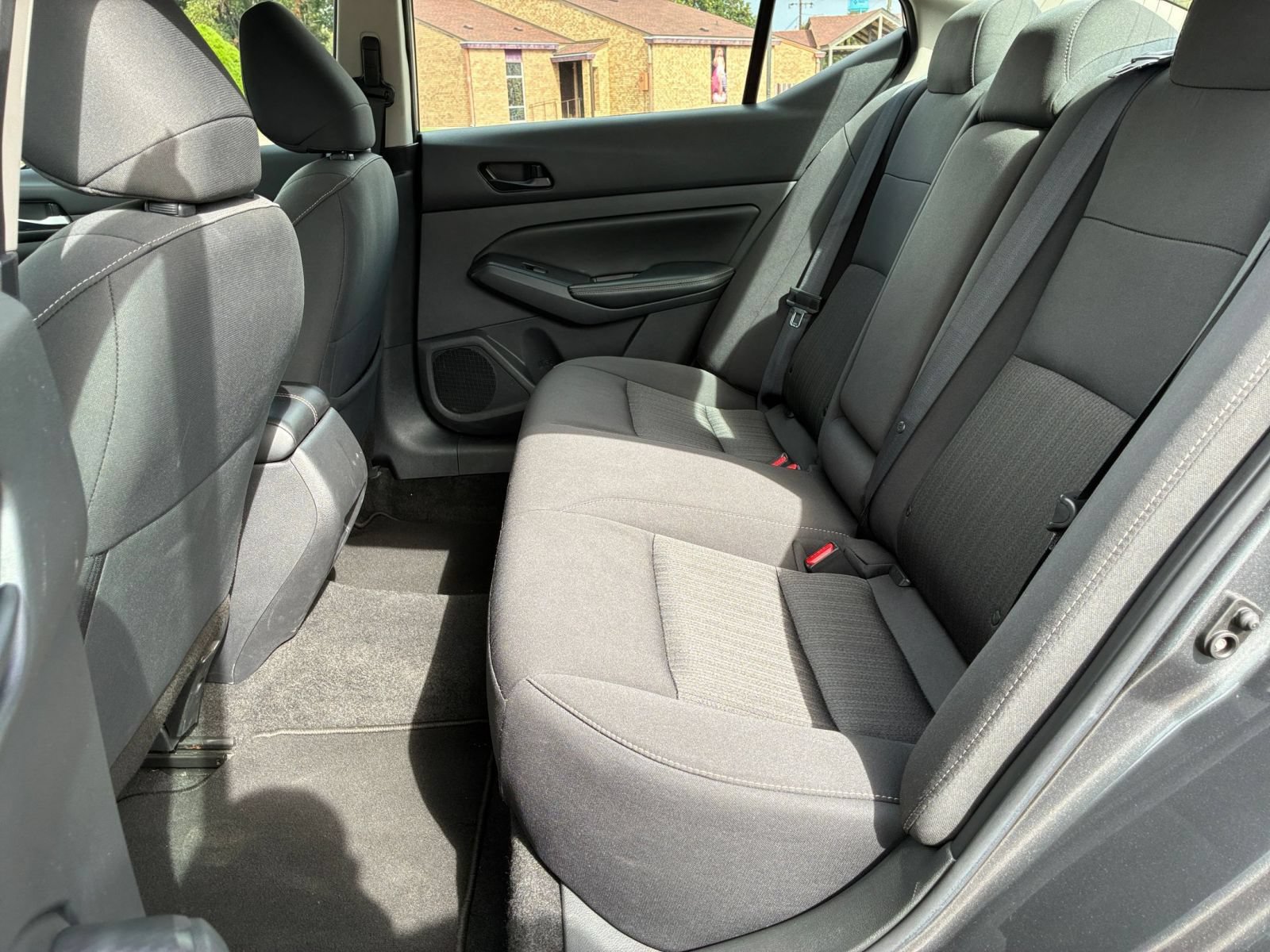 Used 2025 Nissan Altima 2.5 SV FWD image 25