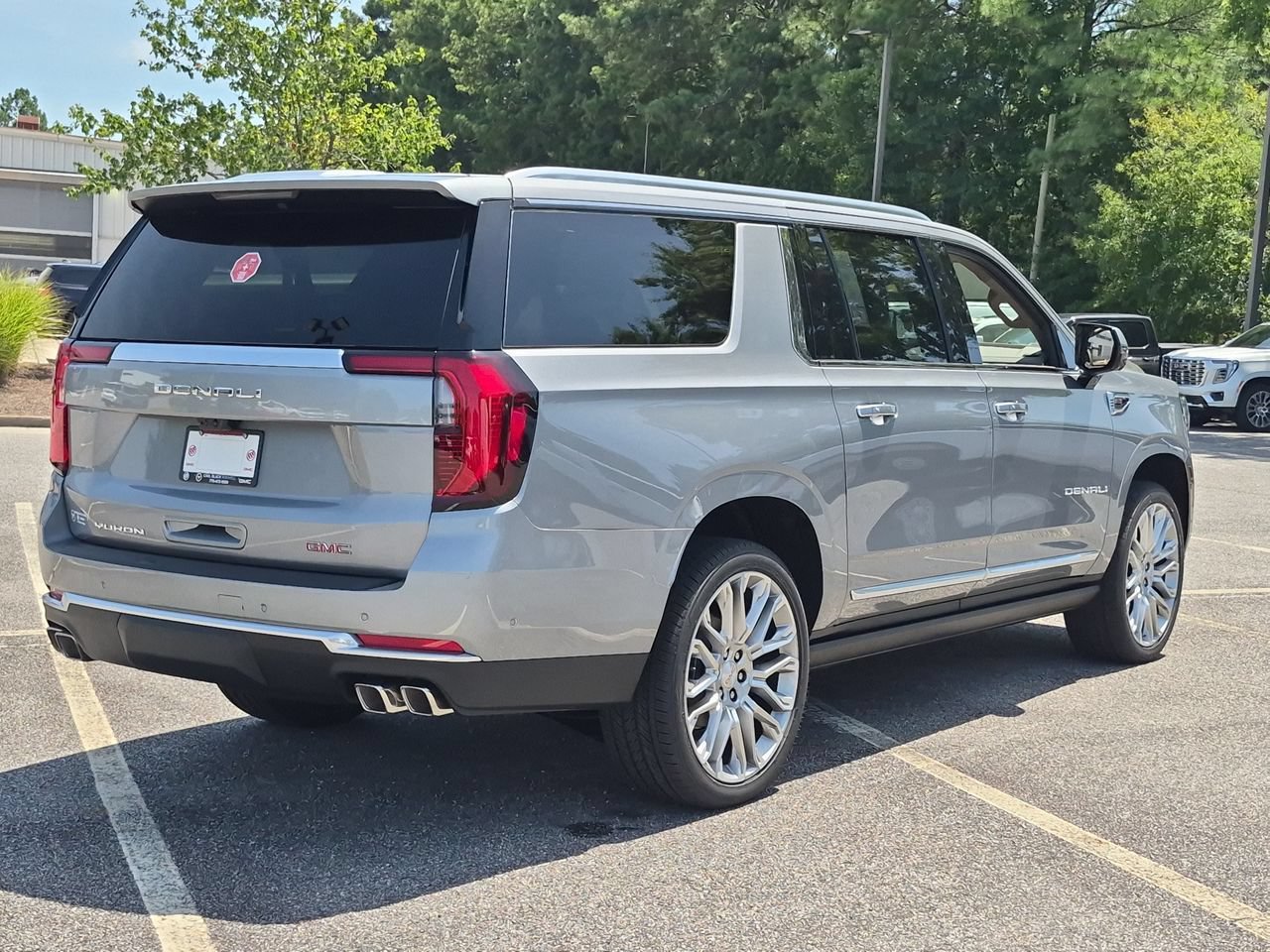 New 2026 GMC Yukon XL Denali w/ Denali Reserve Package AWD/4WD image 8