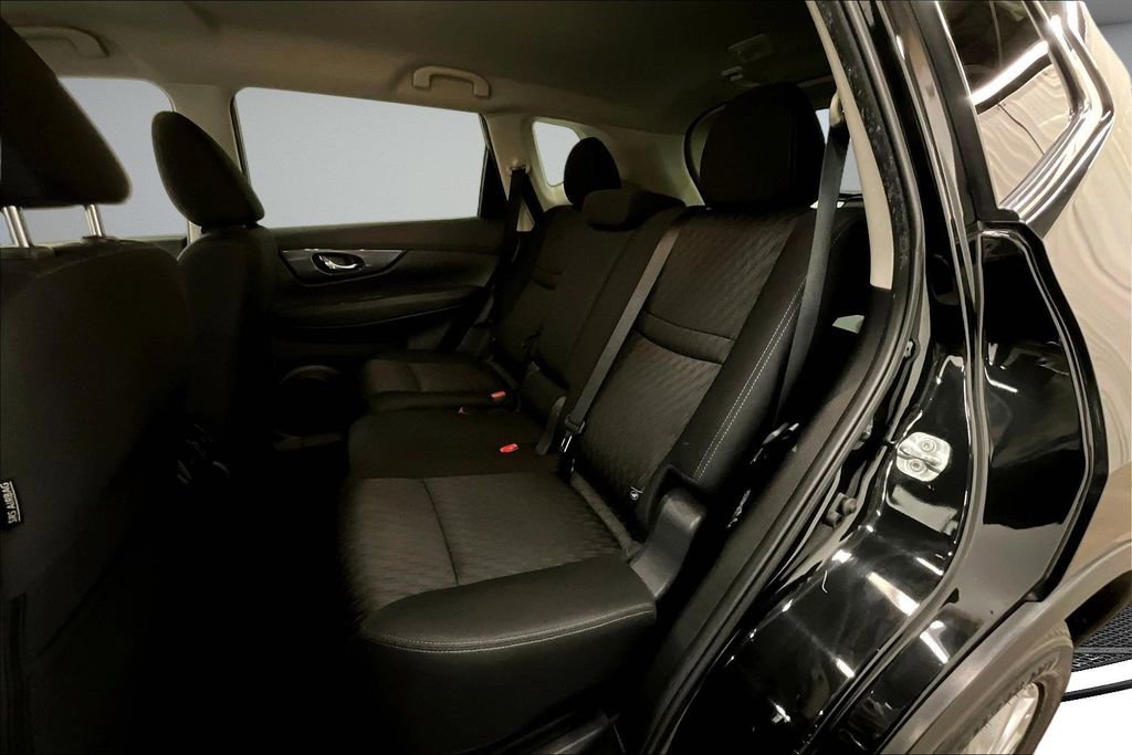 Used 2019 Nissan Rogue SV image 22