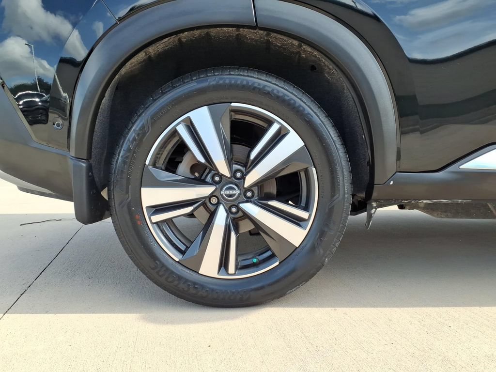 Used 2023 Nissan Rogue Platinum FWD image 19