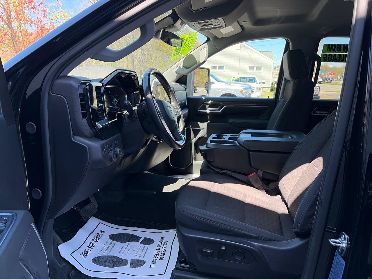 Used 2025 Chevrolet Silverado 2500 LT w/ Convenience Package AWD/4WD image 9