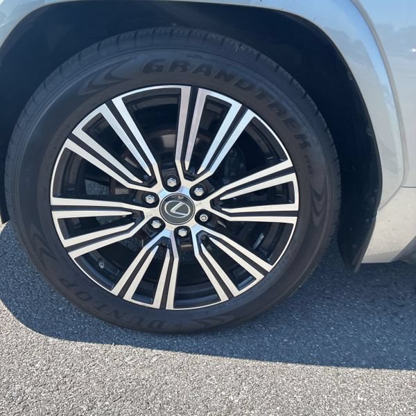 Used 2023 Lexus LX 600 4WD w/ Appearance Package image 37